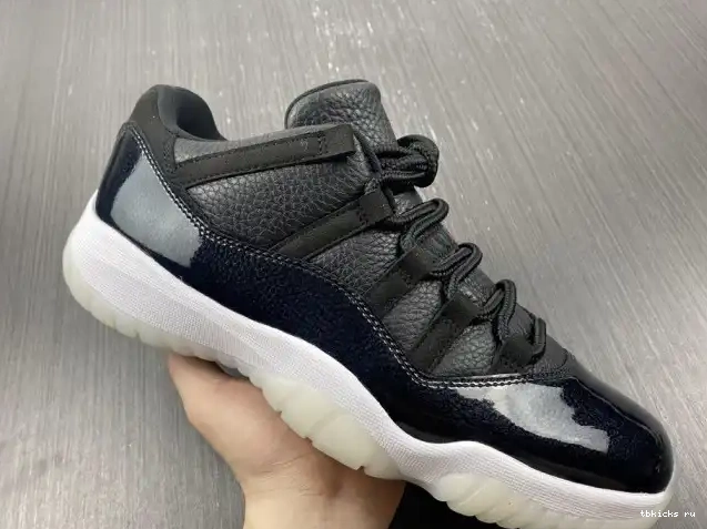Reps TB Air 72-10 AV2187-001 Jordan Retro Low 11 0525